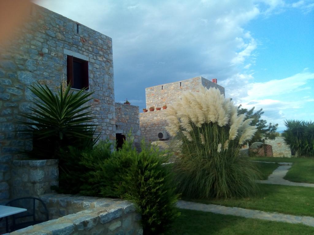 Ktima Petalea Villa ยีธิโอ ภายนอก รูปภาพ