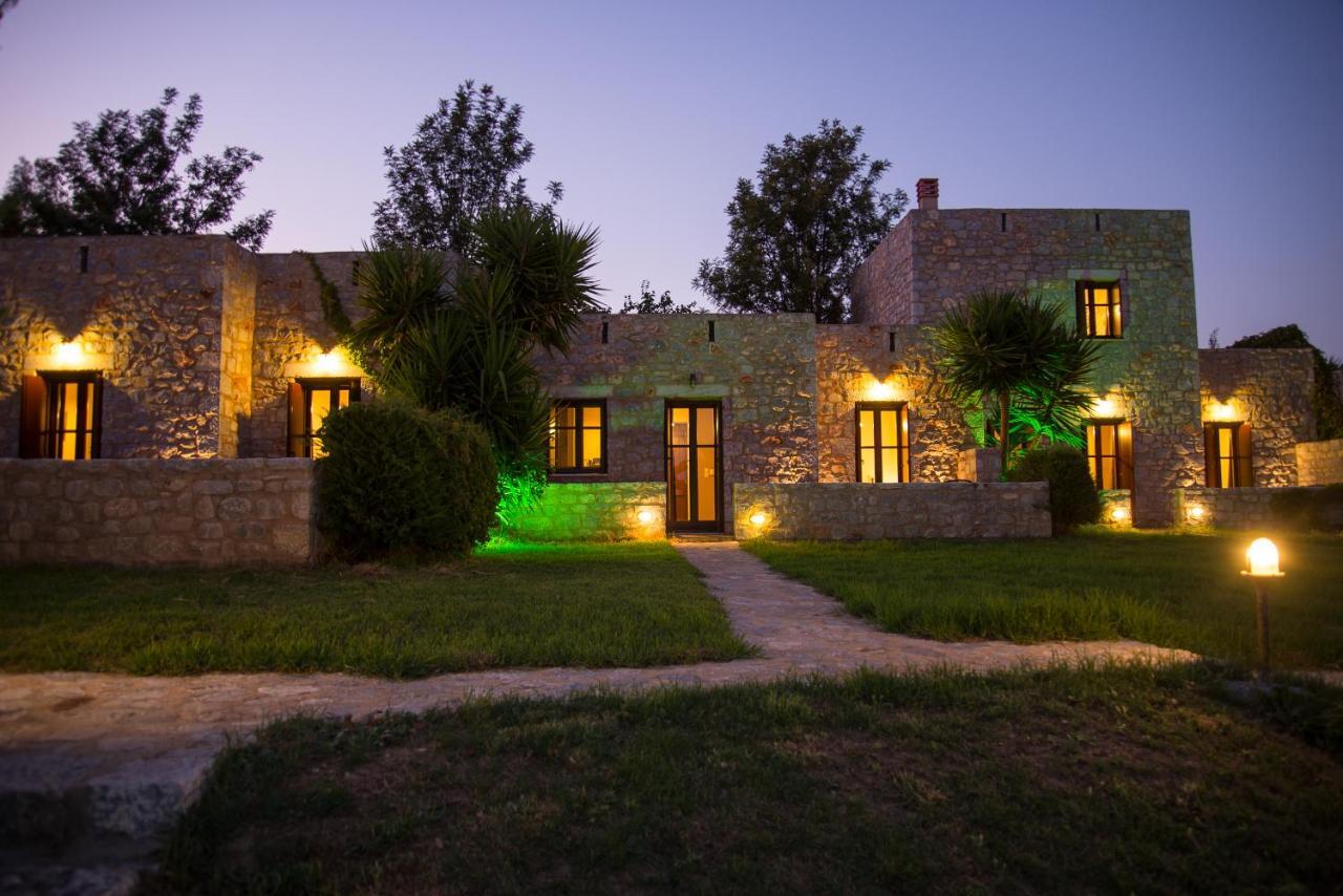 Ktima Petalea Villa ยีธิโอ ภายนอก รูปภาพ
